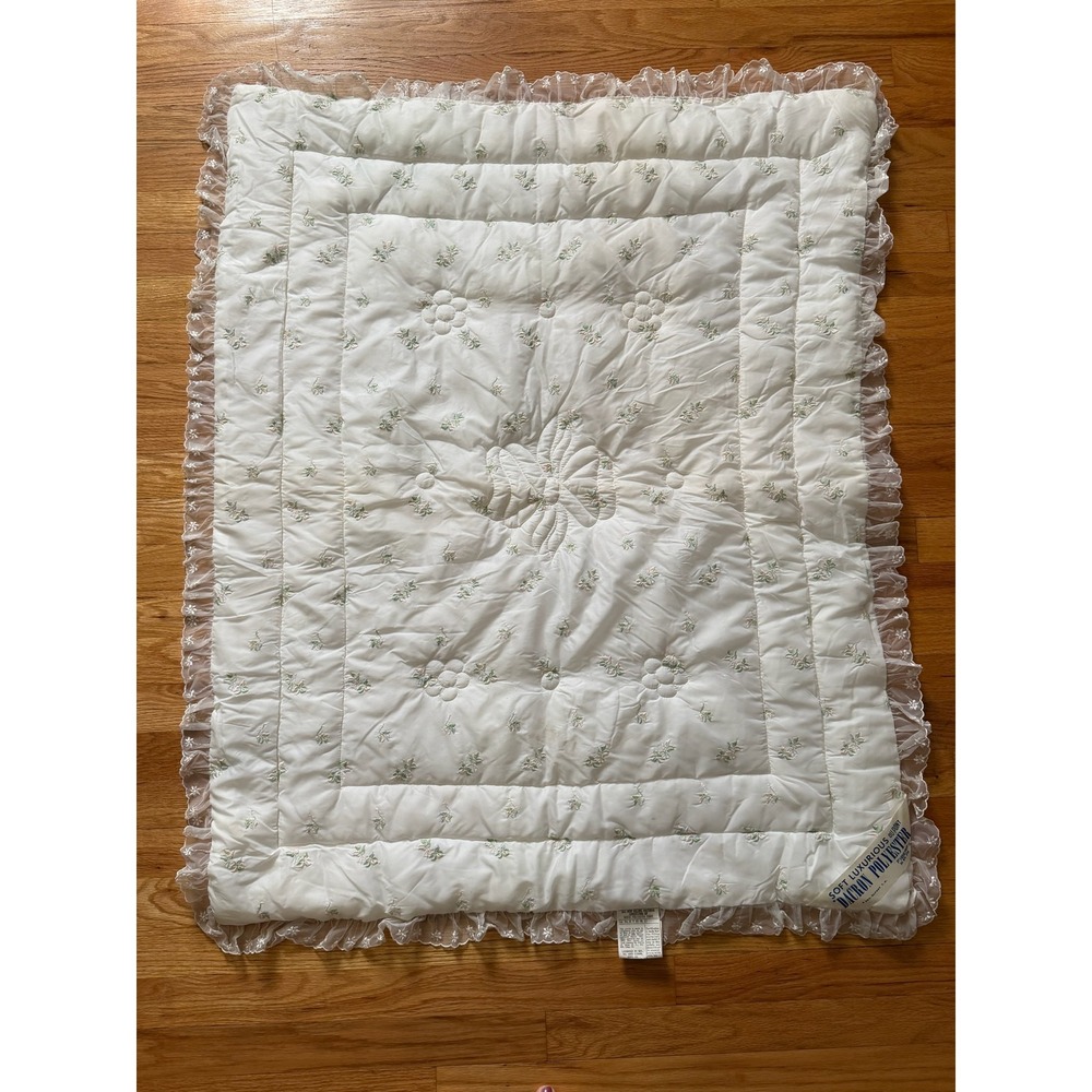 Vintage 50s DuPont Dacron Quilted Baby Blanket White Floral Ruffle Lace Trim